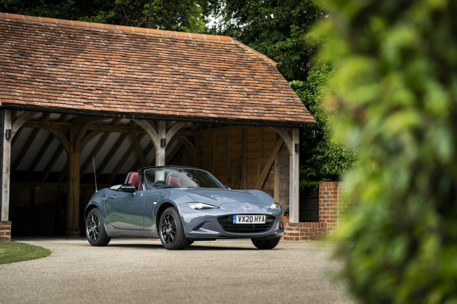  Mazda MX-5 R-Sport (ND) 2020 года  (UK) (фото 33 из 86)